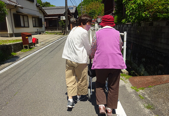 ミーナ助けあい隊