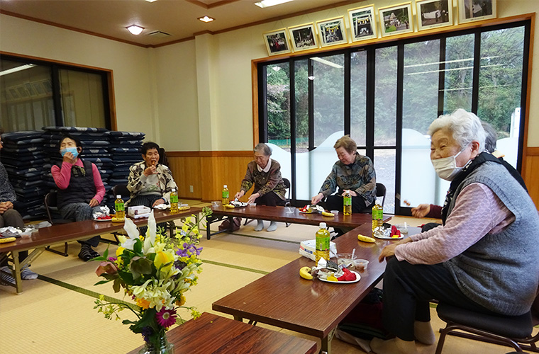 サロン井戸端